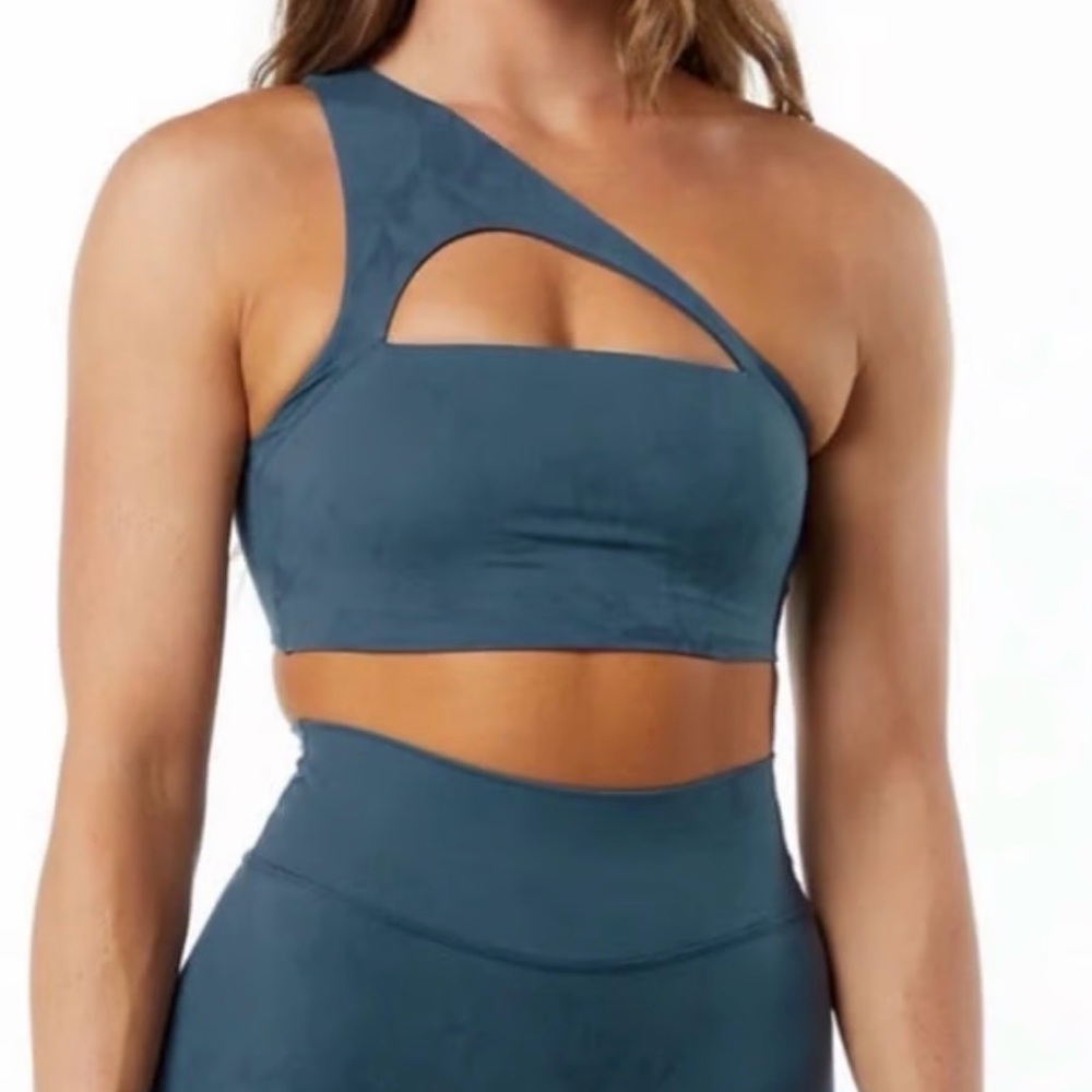 Alphalete Stylish Blue One-Shoulder Cutout sports bra size Medium